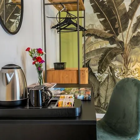 145 Maqueda Apartment