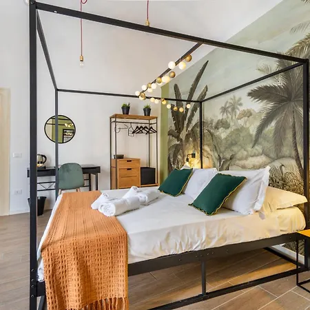 145 Maqueda Apartment